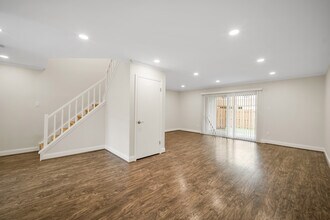 308 Wayne Ct in Southampton, PA - Building Photo - Building Photo