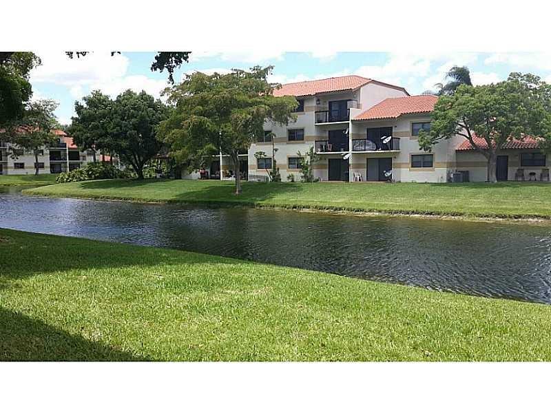 9995 Nob Hill Ln in Sunrise, FL - Building Photo