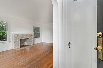 9222 35th Ave SW in Seattle, WA - Building Photo - Building Photo