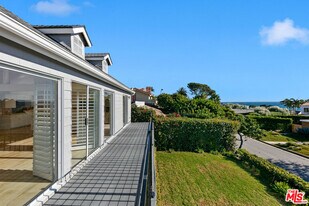 31763 Cottontail Ln in Malibu, CA - Building Photo