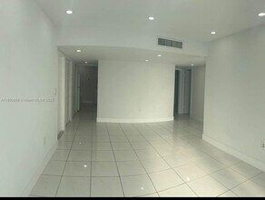 750 NW 43rd Ave in Miami, FL - Building Photo - Building Photo