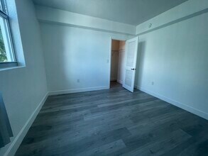 7501 E Treasure Dr, Unit 2L in North Bay Village, FL - Building Photo - Building Photo