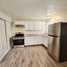 215 W Ramona Ave in Colorado Springs, CO - Foto de edificio - Building Photo