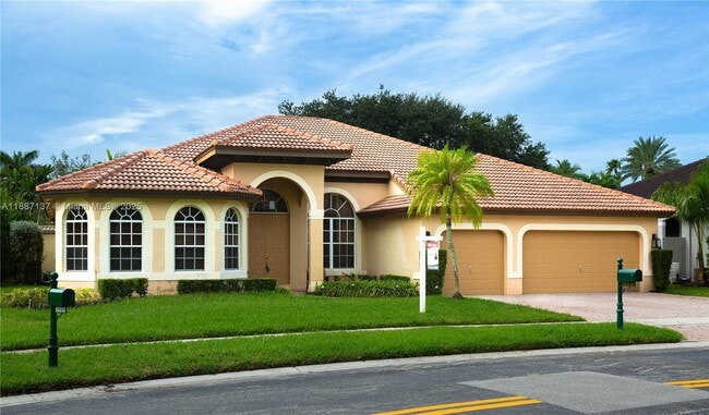 18520 SW 39th Ct in Miramar, FL - Building Photo - Building Photo