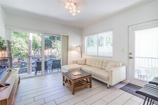 740 Meridian Ave in Miami Beach, FL - Building Photo