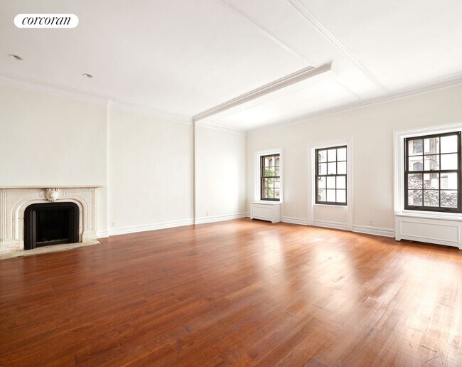 127 E 69th St in New York, NY - Building Photo - Building Photo