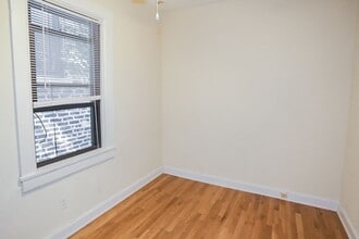 2254 N Southport Ave in Chicago, IL - Building Photo - Building Photo