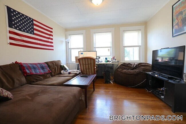 102 Nonantum St in Boston, MA - Building Photo - Building Photo