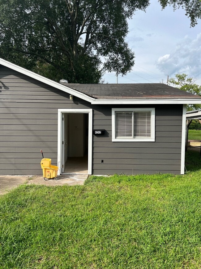 4242 10th Ave in Port Arthur, TX - Building Photo - Building Photo