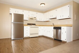 2436-2436 Allegheny Dr in Colorado Springs, CO - Building Photo - Building Photo