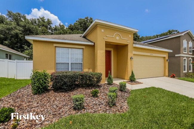 25149 Chipshot Ct in Sorrento, FL - Building Photo - Building Photo
