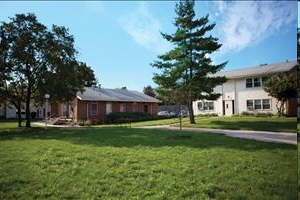 Harris Park in Rochester, NY - Foto de edificio - Building Photo