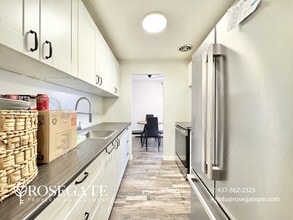 936 Glen St in Oshawa, ON - Building Photo - Building Photo