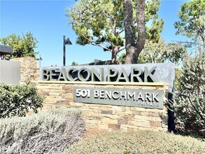 101 Fixie in Irvine, CA - Foto de edificio - Building Photo