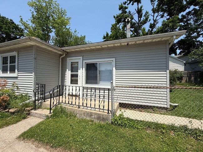 529 Steward Ave in Jackson, MI - Building Photo - Building Photo