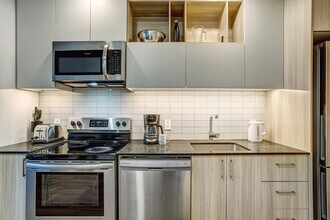 2100 Rue de Bleury in Montréal, QC - Building Photo - Building Photo