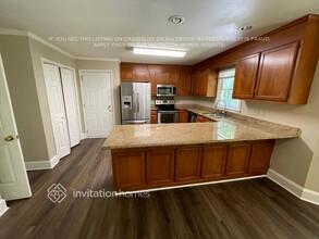 11100 Brandonwood Ln in Matthews, NC - Foto de edificio - Building Photo