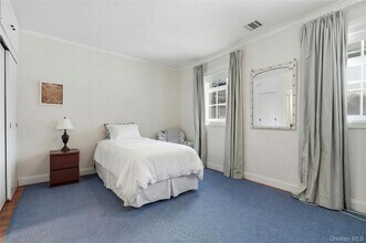 74 Peacock Ln in Locust Valley, NY - Building Photo - Building Photo