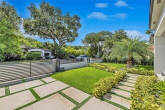 1205 Wallace St in Coral Gables, FL - Building Photo - Building Photo