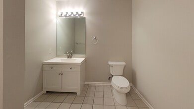 120 N 4th Ave in Manville, NJ - Foto de edificio - Building Photo