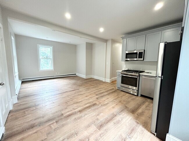 102 Buttonwood St in Boston, MA - Building Photo - Building Photo