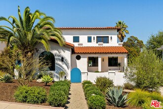 6017 W 75th St in Los Angeles, CA - Building Photo - Building Photo