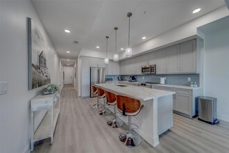 400 150th Ave, Unit 301 in Madeira Beach, FL - Building Photo - Building Photo
