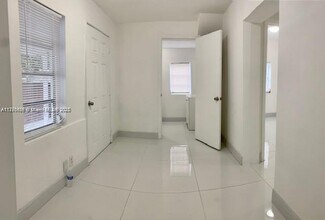 551 NW 41st St in Miami, FL - Building Photo - Building Photo