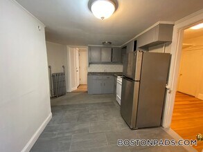 1725 Commonwealth Ave in Boston, MA - Building Photo - Building Photo