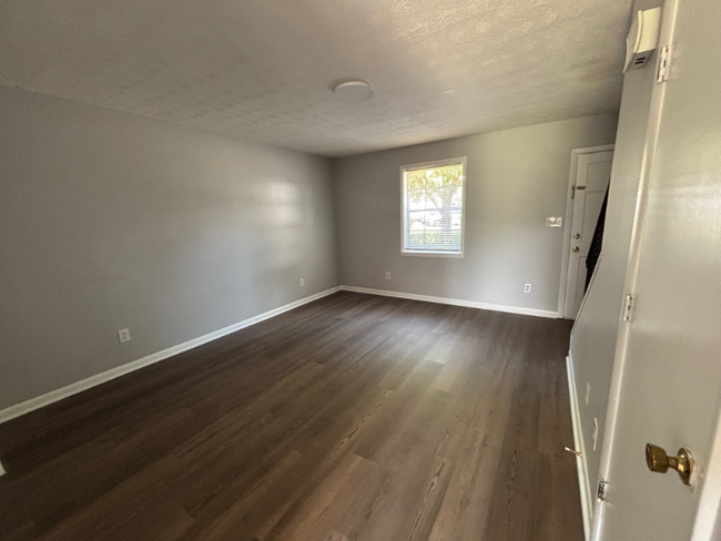 110 Townhouse Dr in Whiteville, NC - Building Photo - Building Photo