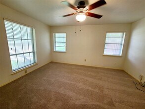 7409 Brentcove Cir in Dallas, TX - Foto de edificio - Building Photo