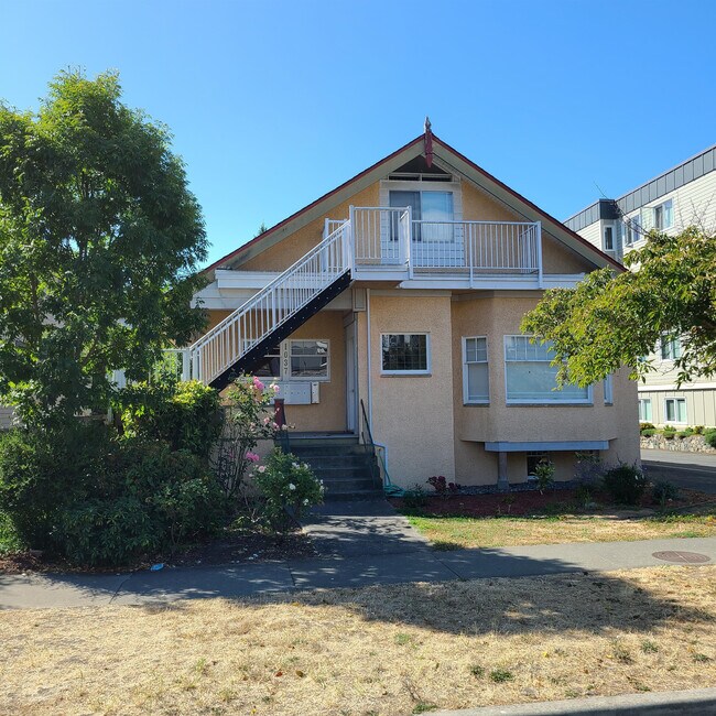 property at 1037 Southgate St
