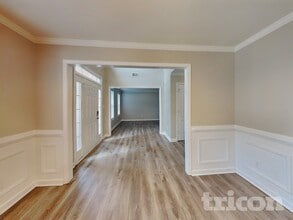 9260 Carnes Estates Dr in Jonesboro, GA - Building Photo - Building Photo