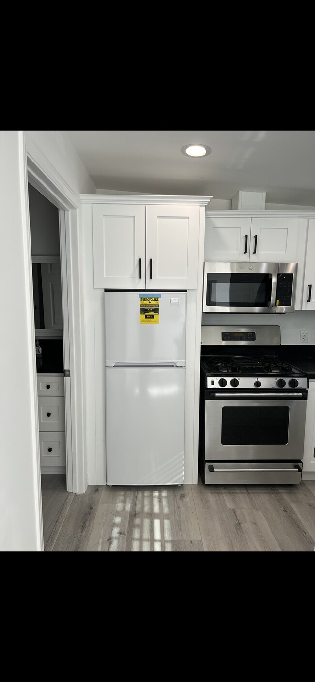 10348 Petit Ave in Granada Hills, CA - Building Photo - Building Photo