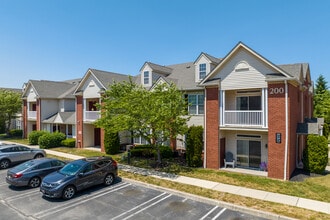 Henderson Square Luxury Apartments in King of Prussia, PA - Foto de edificio - Building Photo