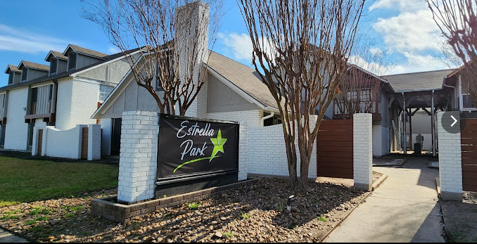 Estrella Park Apartments in Victoria, TX - Building Photo