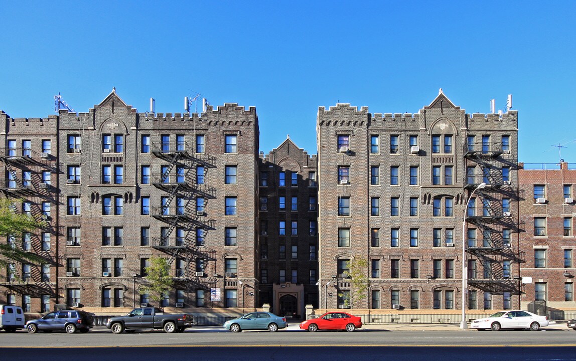 178 Rockaway Pky in Brooklyn, NY - Building Photo