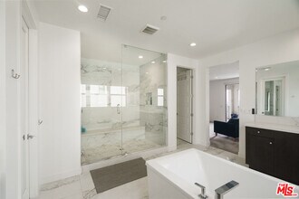 20248 Willoughby Ln in Los Angeles, CA - Building Photo - Building Photo