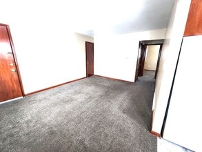 11059 W Hampton Ave in Milwaukee, WI - Building Photo - Building Photo