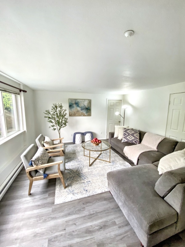 1501 30th Ave S
