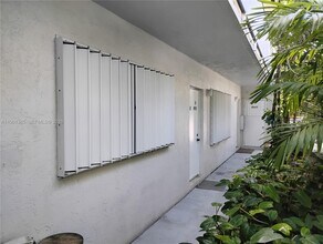 305 SE 12th Ave in Pompano Beach, FL - Building Photo - Building Photo