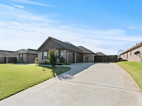 27998 Cross Gate Dr in Madison, AL - Foto de edificio - Building Photo