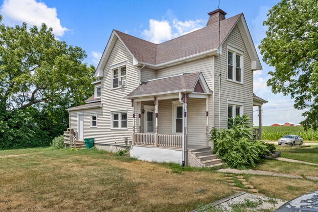 19025 E County Line Rd in Maple Park, IL - Building Photo - Building Photo