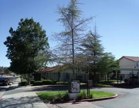 Vintage Woods in Perris, CA - Foto de edificio - Building Photo