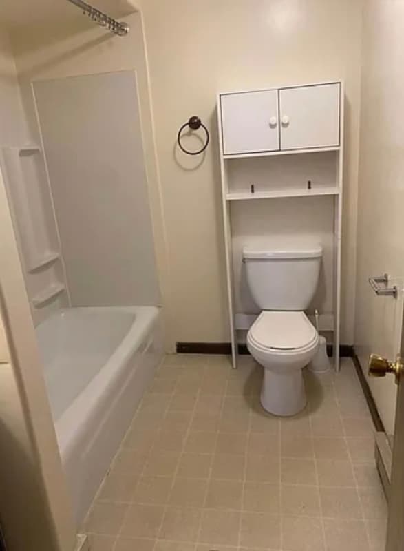 34 Mechanic St, Unit 1 in Leicester, MA - Foto de edificio - Building Photo