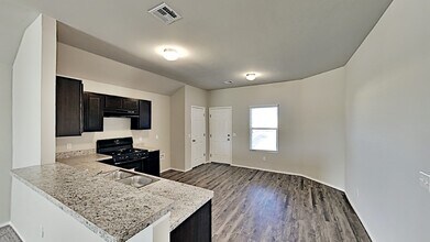 10505 NW 19th St in Oklahoma City, OK - Building Photo - Building Photo