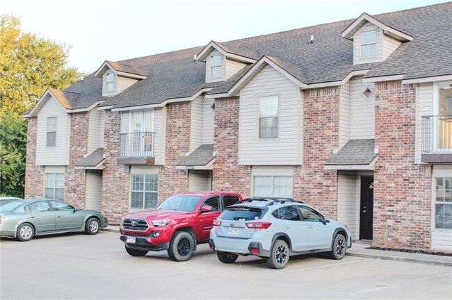 1730 N Chestnut Ave in Fayetteville, AR - Building Photo - Building Photo