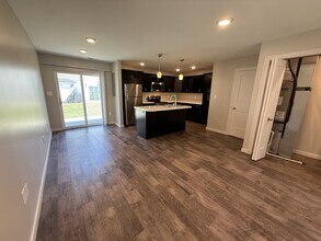 301 Creekview Dr in North Vernon, IN - Building Photo - Building Photo