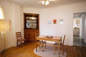 2249 N Sawyer Ave in Chicago, IL - Building Photo - Building Photo