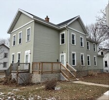 925 Minnesota St in Oshkosh, WI - Building Photo